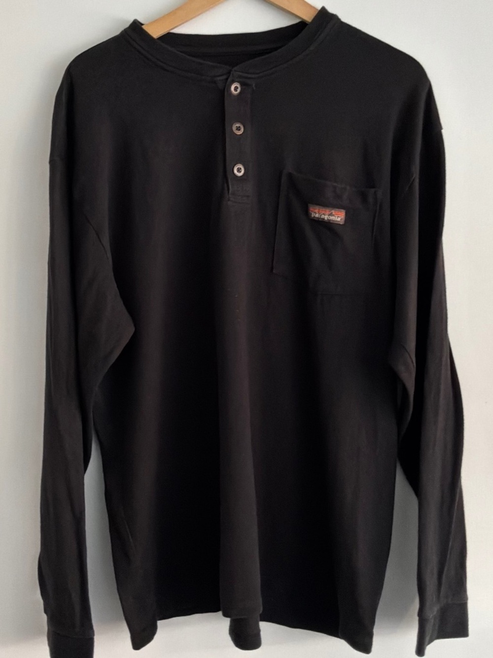 Patagonia Men’s Long-Sleeved Work Henley Pocket Shirt Black Size XL